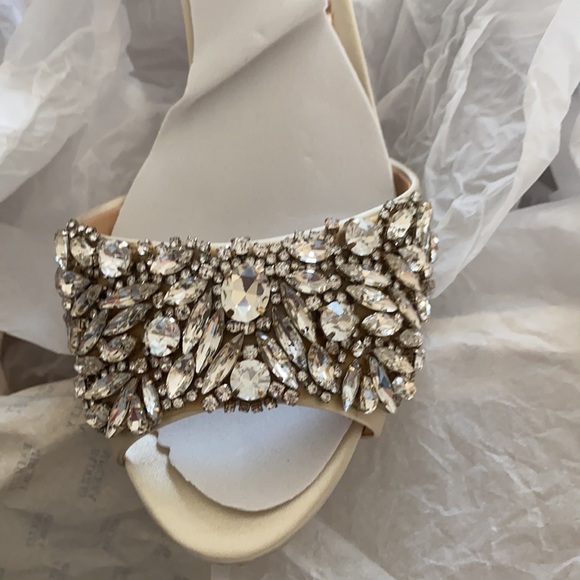 {Badgley Mischka} Hansen Crystal Embellished Shoe - Picture 6 of 8